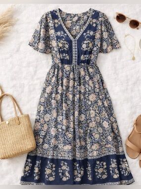 Floral Maxi Dress with V-Neck and Drawstring Waist (Color: Black Smoke)